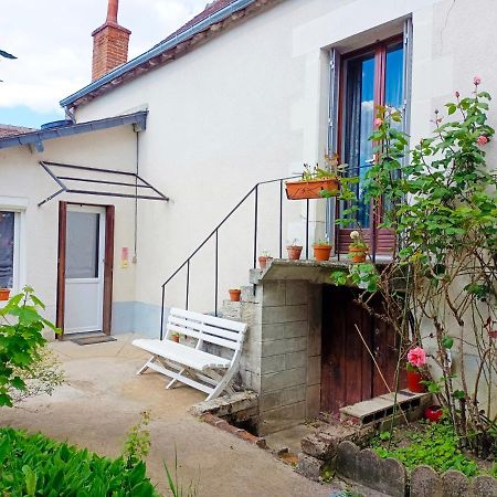 Petite Maison Etape Loire A Velo Ou Compostelle Mosnes Esterno foto